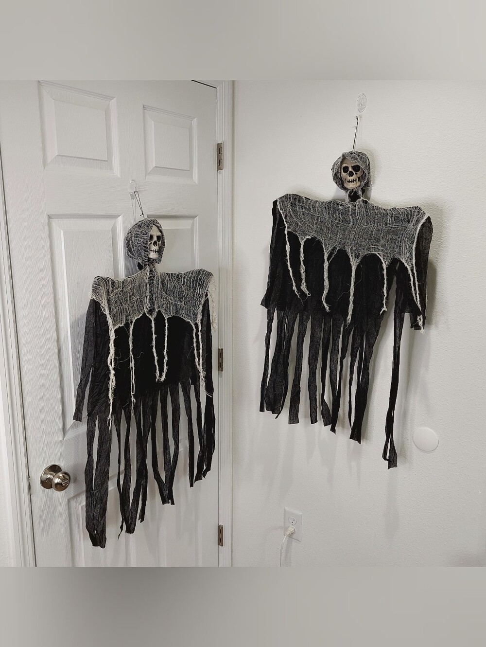 Set of 2 Hanging Reaper Skeletons – Spooky Halloween Decor! 🎃